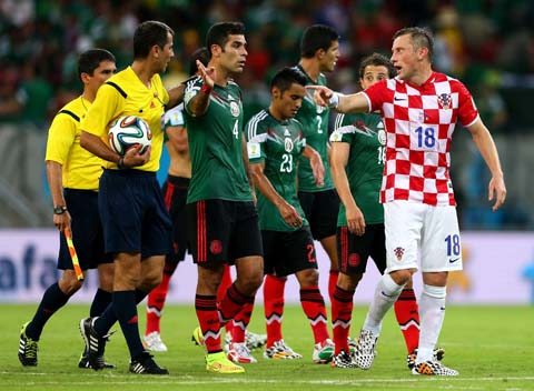Равшан Эрматов Мексика - Хорватия (3:1) учрашувида © FIFA via Getty Images