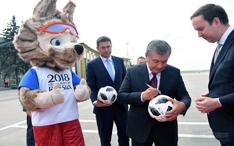 Ўзбекистон Президенти Шавкат Мирзиёев «Забивака» билан футбол ўйнади (видео)
