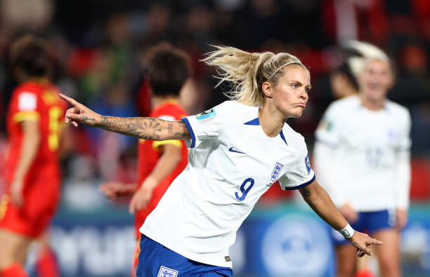 Ogil bolaning eshagidagi sik